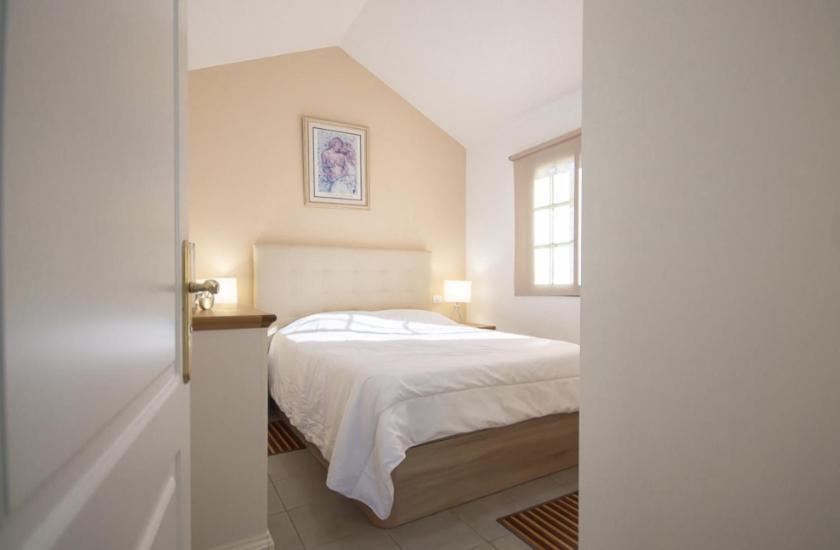 Charming Bungalow With Private Garden 마스팔로마스 외부 사진